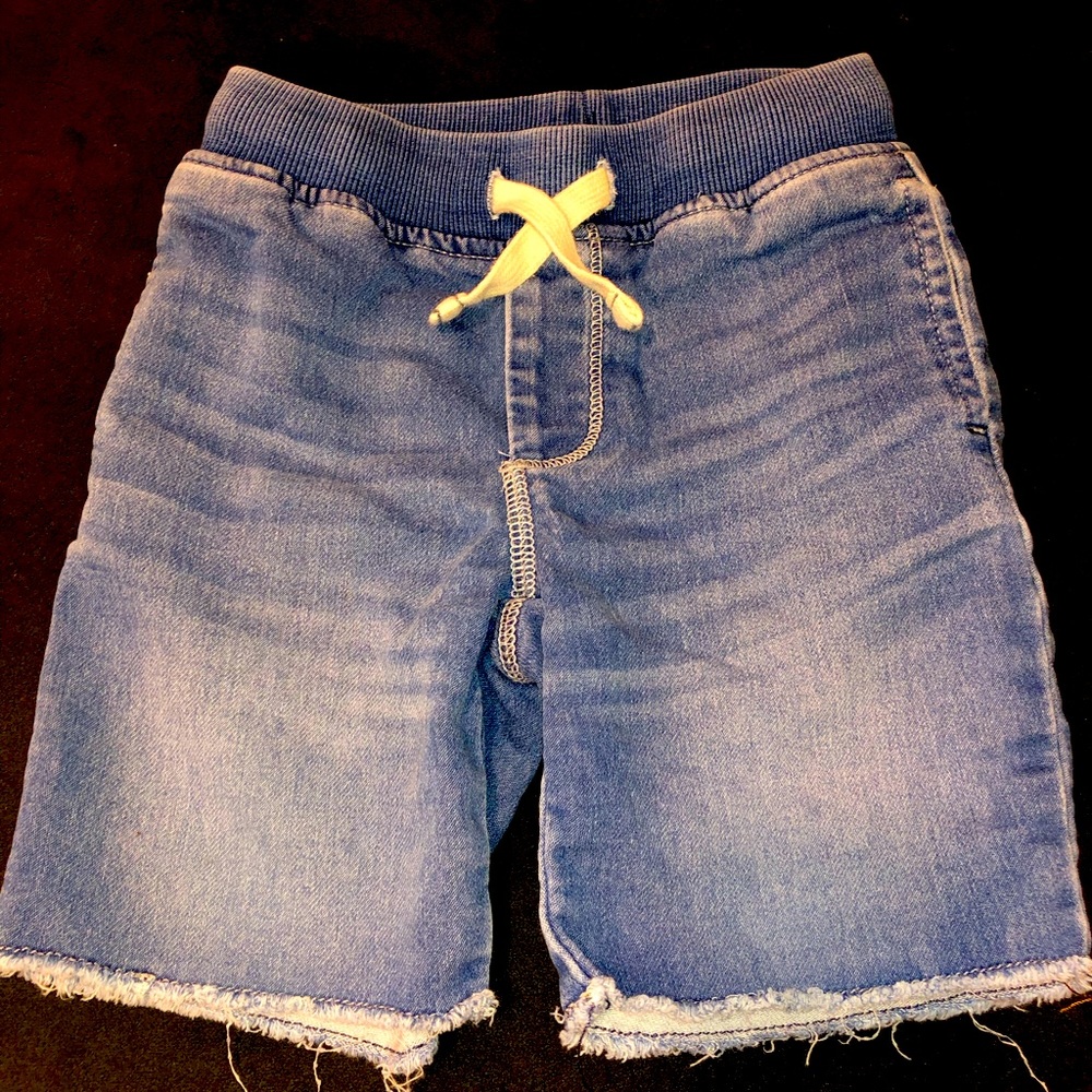 GAP boys shorts size 5T